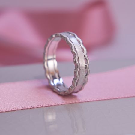 Damen Ring in Wellenform Silber